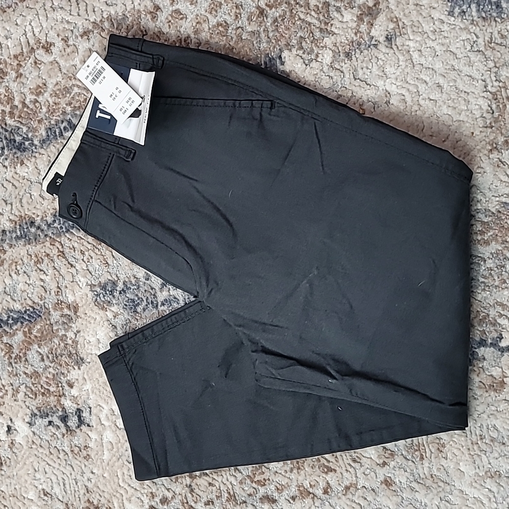 NWT Hollister size 32x30 taper epic flex pants